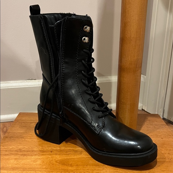 Stylish Black Lace-Up Ankle Boot (left shoe only) - Picture 2 of 4